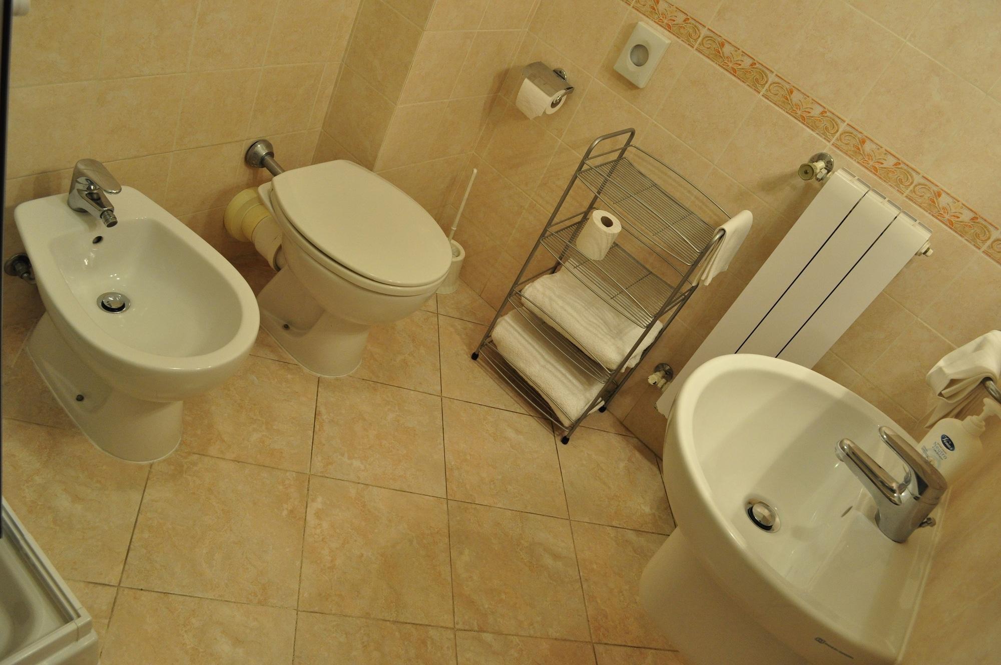 Cecile Hotel Pise