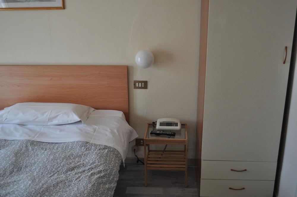 Hotel Cecile Pise