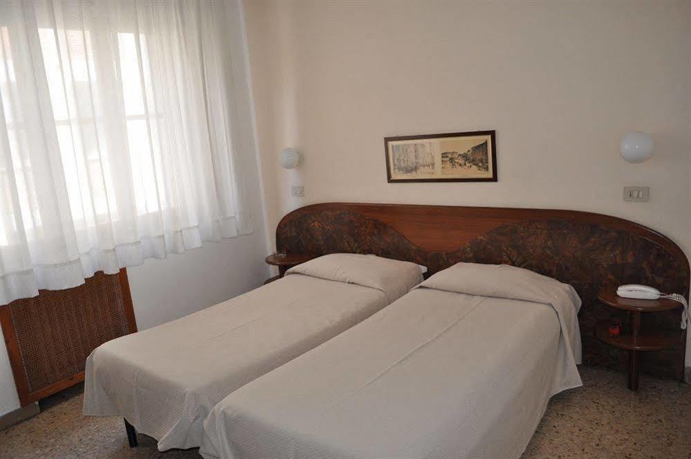 Cecile Hotel Pise